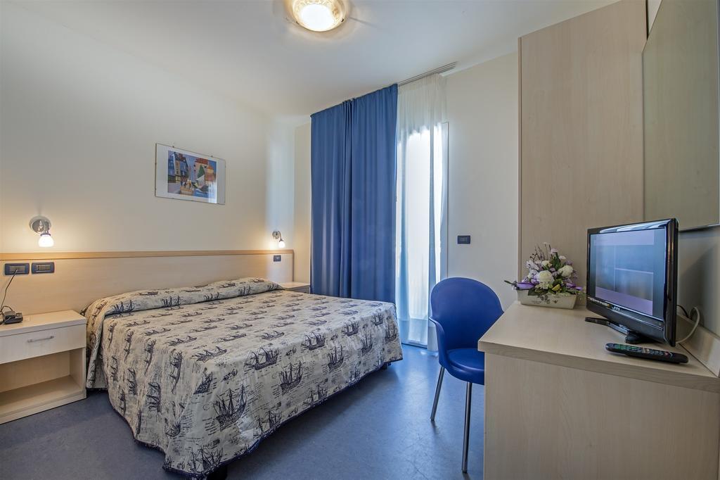 Hotel Minerva Lignano Sabbiadoro Dış mekan fotoğraf
