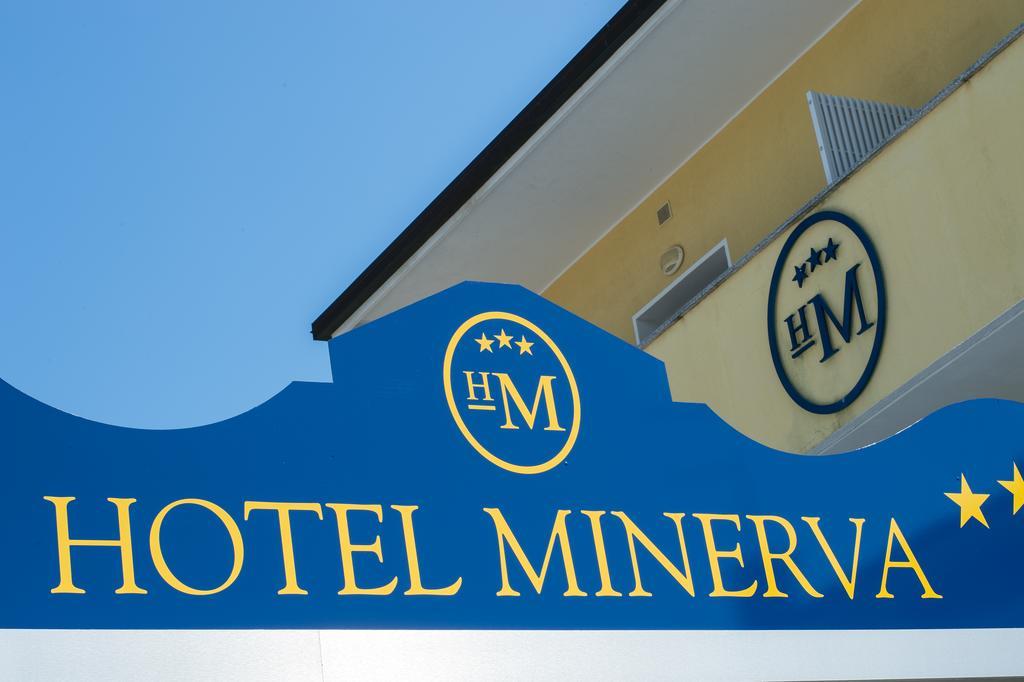Hotel Minerva Lignano Sabbiadoro Dış mekan fotoğraf