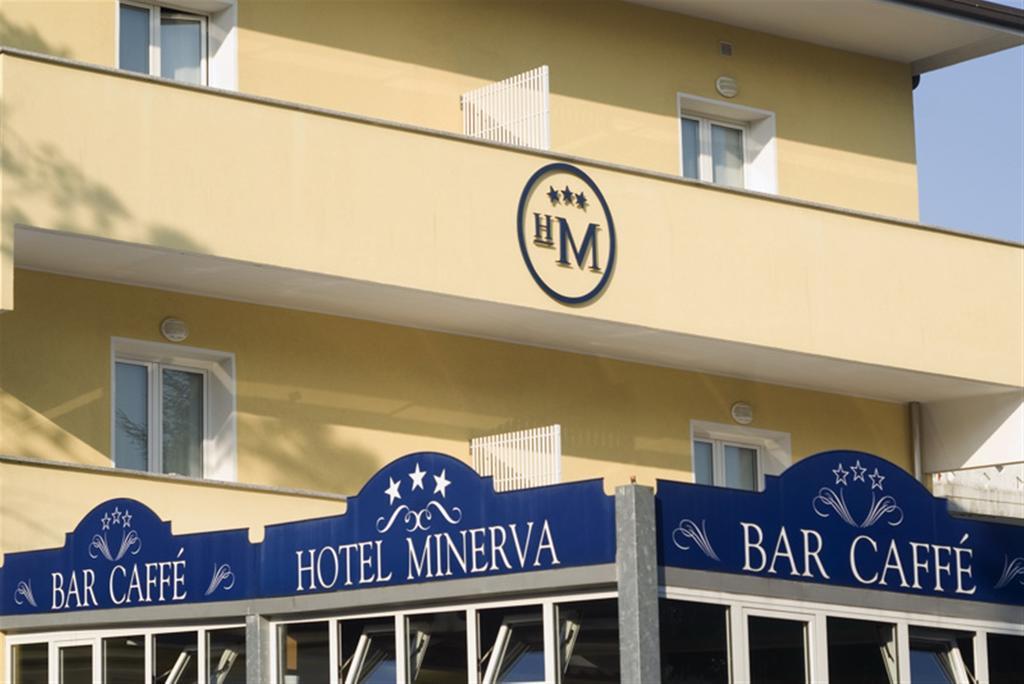 Hotel Minerva Lignano Sabbiadoro Dış mekan fotoğraf