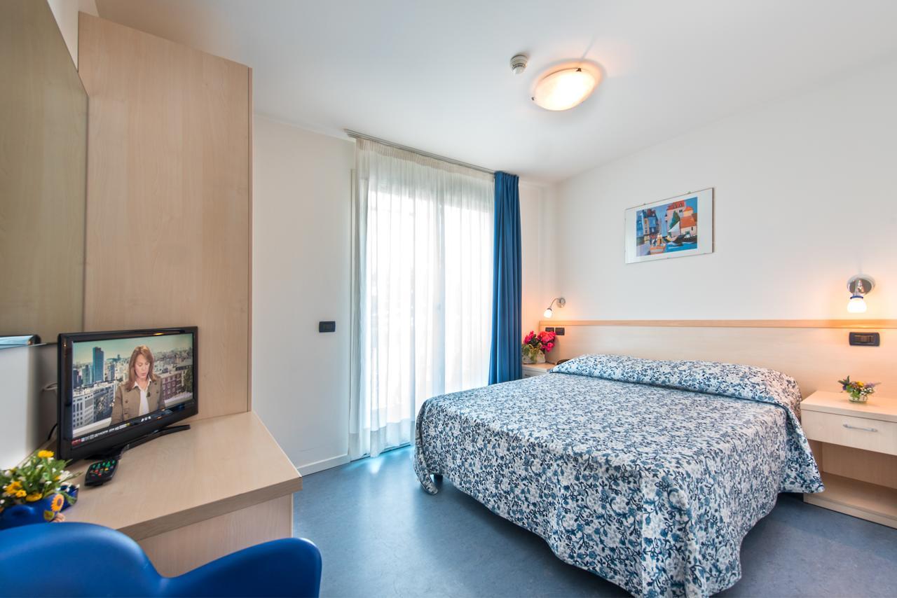 Hotel Minerva Lignano Sabbiadoro Dış mekan fotoğraf