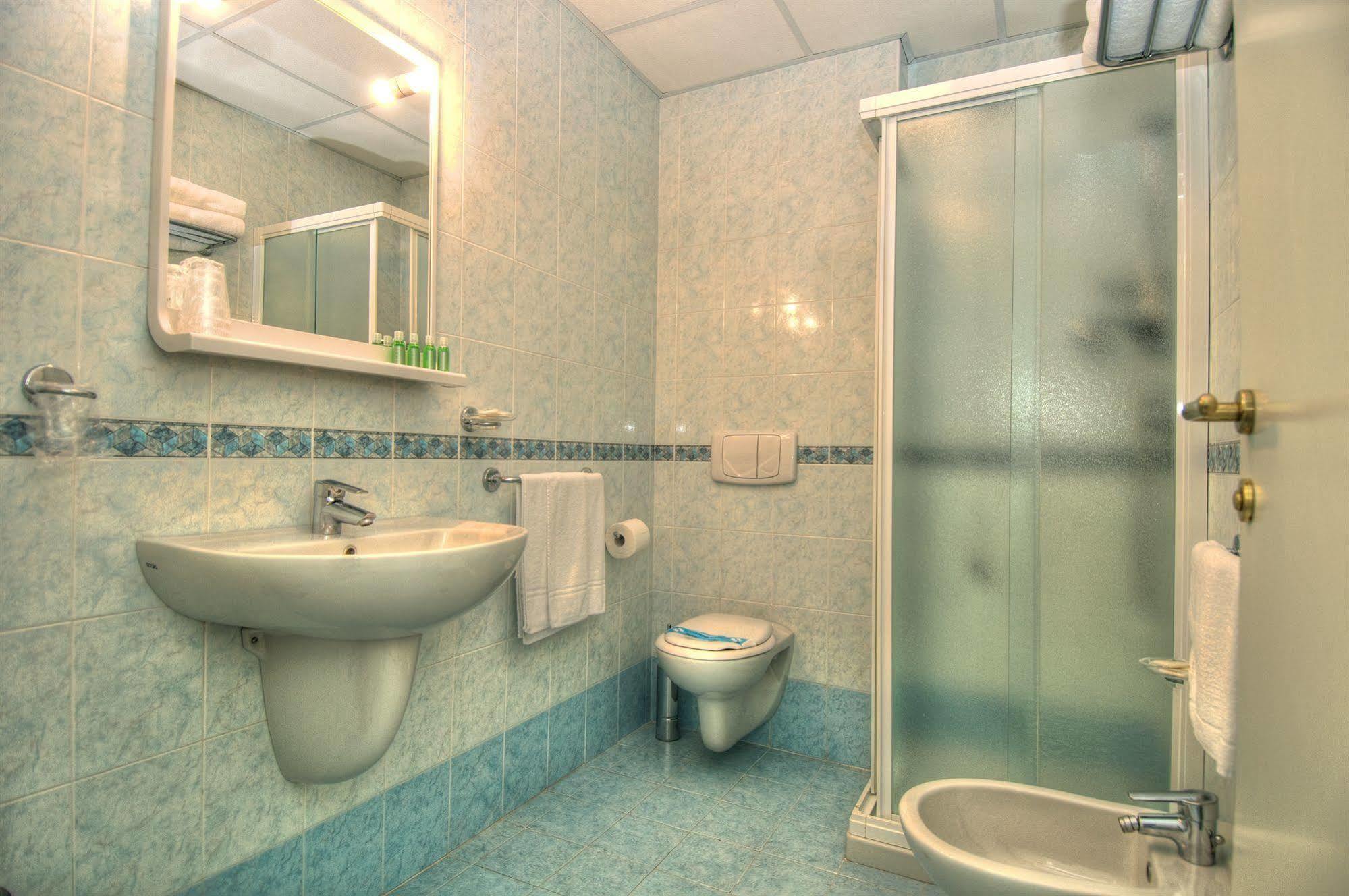 Hotel Minerva Lignano Sabbiadoro Dış mekan fotoğraf