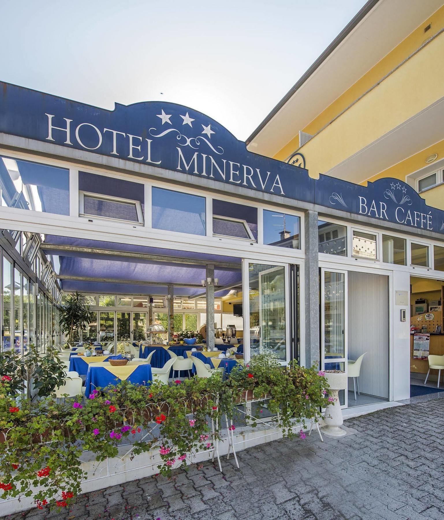 Hotel Minerva Lignano Sabbiadoro Dış mekan fotoğraf